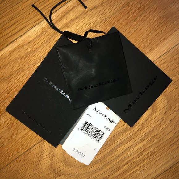 SOLD on Macari Mackage Kay Coat w/ Signature Natural Fur Collar - Picture 15 of 16